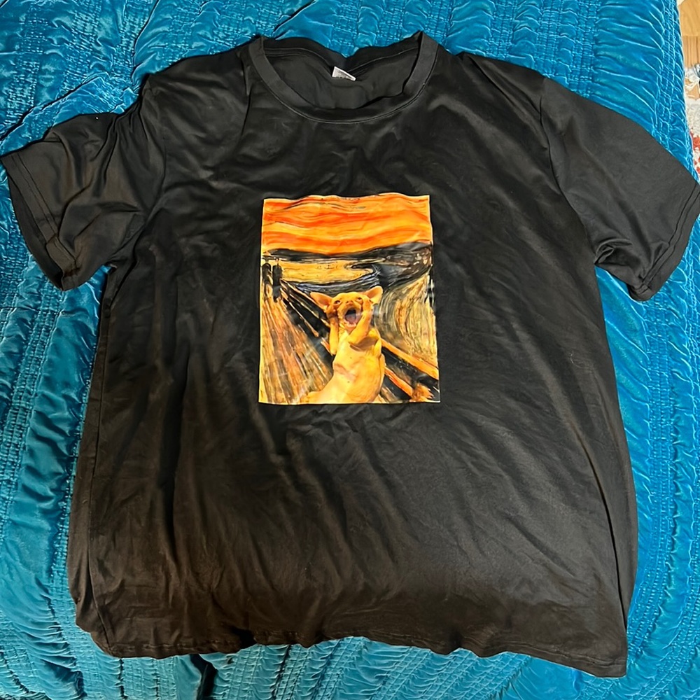 Screaming chihuahua large t-shirt